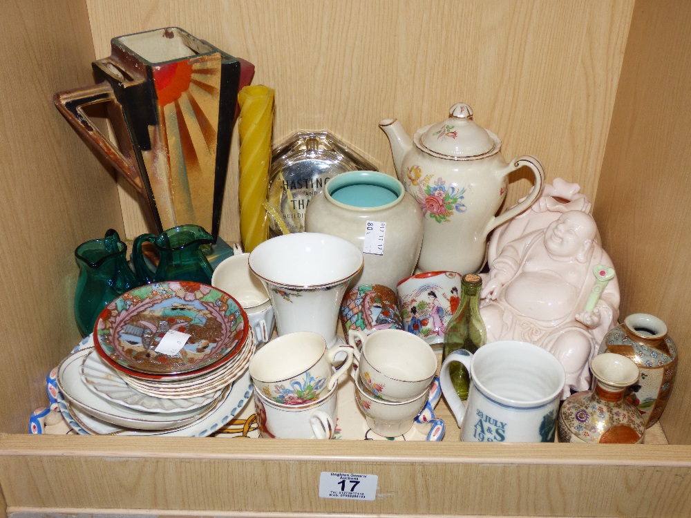 MIXED LOT INCLUDING AN ART DECO VASE & ORIENTAL STYLE ITEMS