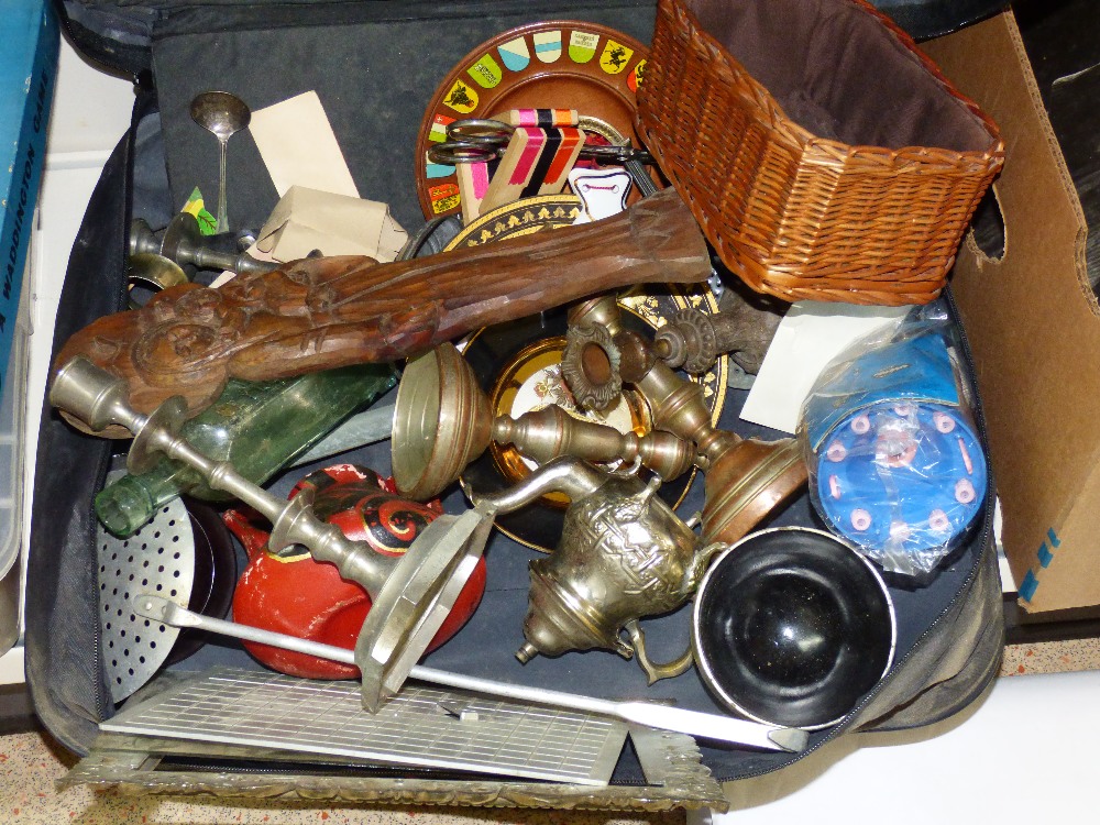 MIXED LOT INCLUDING CANDLESTICKS