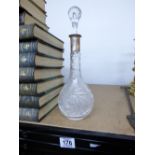 GLASS DECANTER WITH 800 WHITE METAL COLLAR