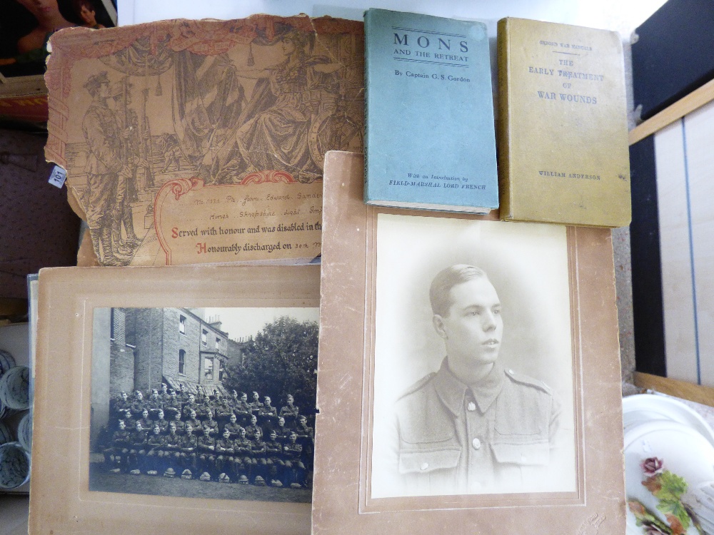 BOX OF MAINLY WW1 EPHEMERA, POSTCARDS & PHOTOGRAPHS - Image 3 of 4