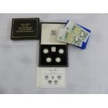 Piedfort £1 coin set and two Somerset mint condition bank notes