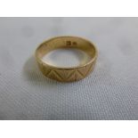 A gold ring tested 18ct, approx weight 3.1g