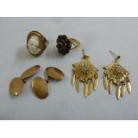 A quantity of 9ct gold jewellery to include rings, pair of earrings and a pair of cufflinks 18.9g