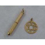 9ct gold retractable toothpick and 9ct gold Star of David approx total weight 7.3g