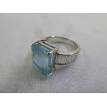 18ct white gold aquamarine and diamond ring, approx total weight 11.5g