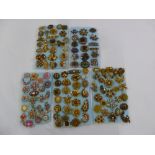 A quantity of costume jewellery antique and vintage style brooches