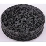 A Chinese circular tortoiseshell snuff box,