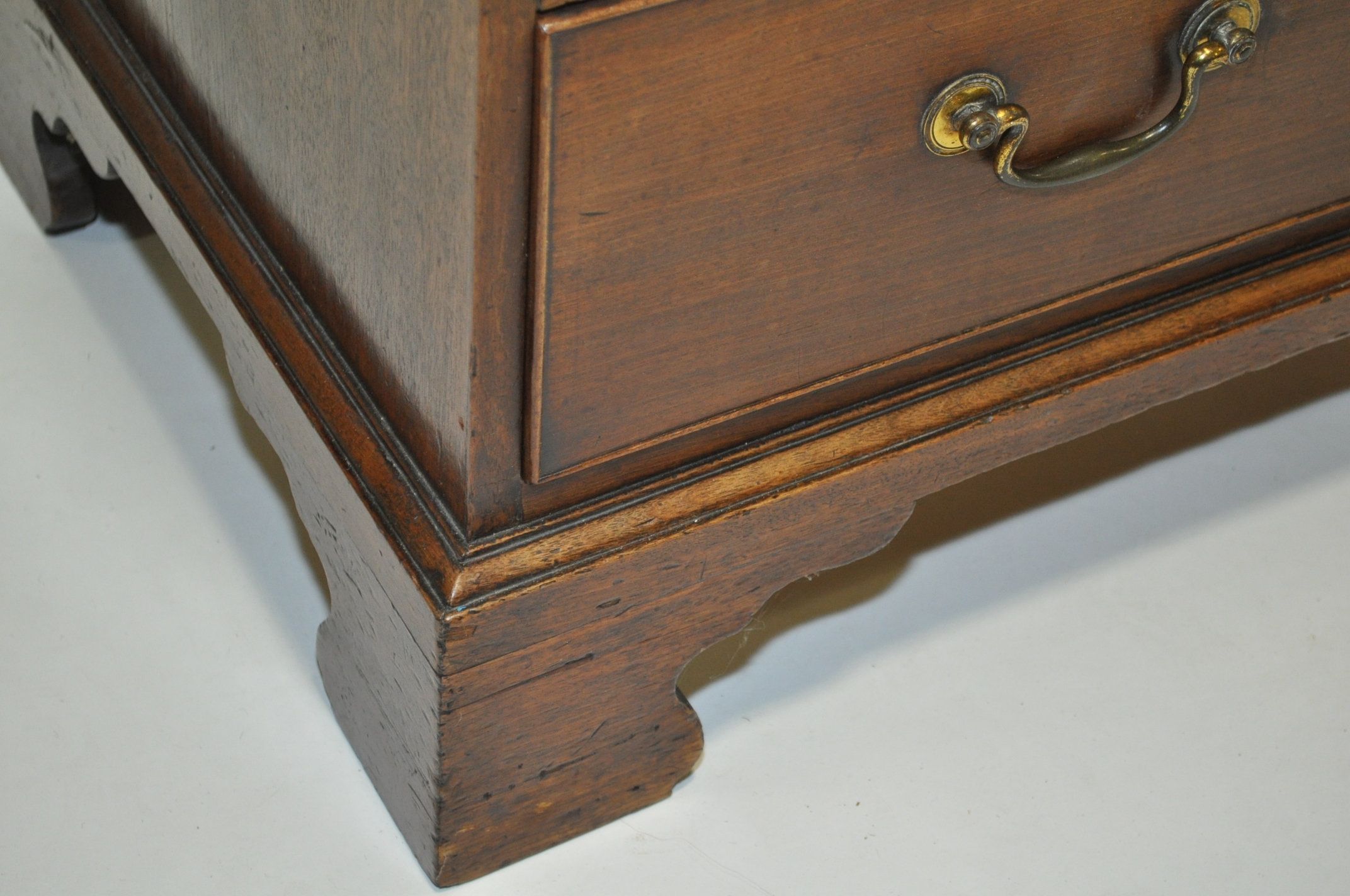 A George III mahogany chest of 4 long drawers, on bracket feet, width 2'10", height 2'9", - Image 4 of 5