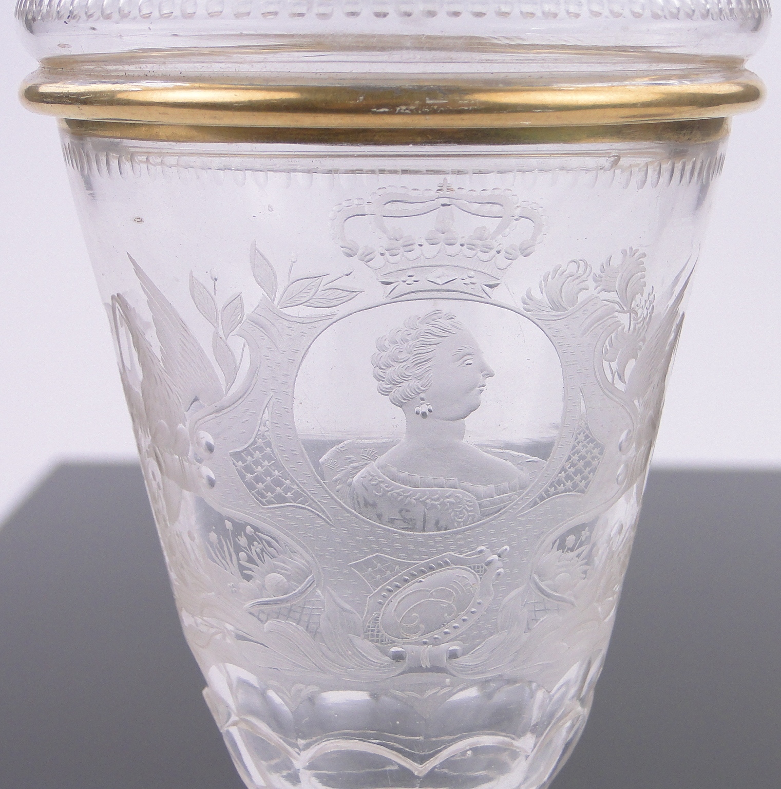 A 19th century Russian glass goblet and cover, - Bild 2 aus 3