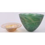 A mottled green Studio glass bowl by Tom Pettit, diameter 8",