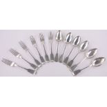 A set of silver dessert forks and spoons for 6 people, London 1828, 17.3 oz.