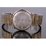 A gent's Avia-Matic gold cased wristwatch, circa 1970s, 25 jewels with calendar, case width 33mm,