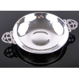 A circular silver 2-handled dish, Birmingham 1960, diameter excluding handles 13.5cm.