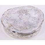 An early 19th century unmarked white metal snuff box, the lid having an inset Cameo carved shell,