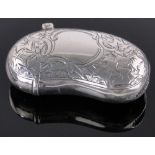 An Edwardian silver kidney bean shaped vesta case, with engraved leaf decoration, Birmingham 1906,