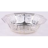 A large Edwardian silver fruit basket, with pierced fretwork surround, Birmingham 1909,