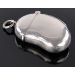 A small silver kidney bean shaped vesta case, Birmingham 1902, length 4cm.