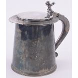 A modern silver lidded tankard in 17th century style, makers marks C J V Ltd., 23.75 oz, height 12.