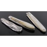 3 Victorian silver & carved mother of pearl penknives