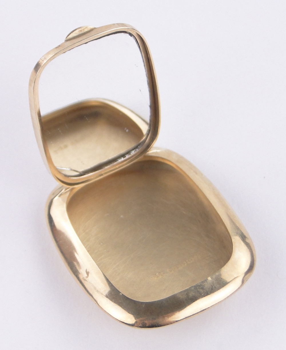 An Edwardian 9ct gold pendant compact/pillbox, inset mirror inside the lid, - Image 2 of 4