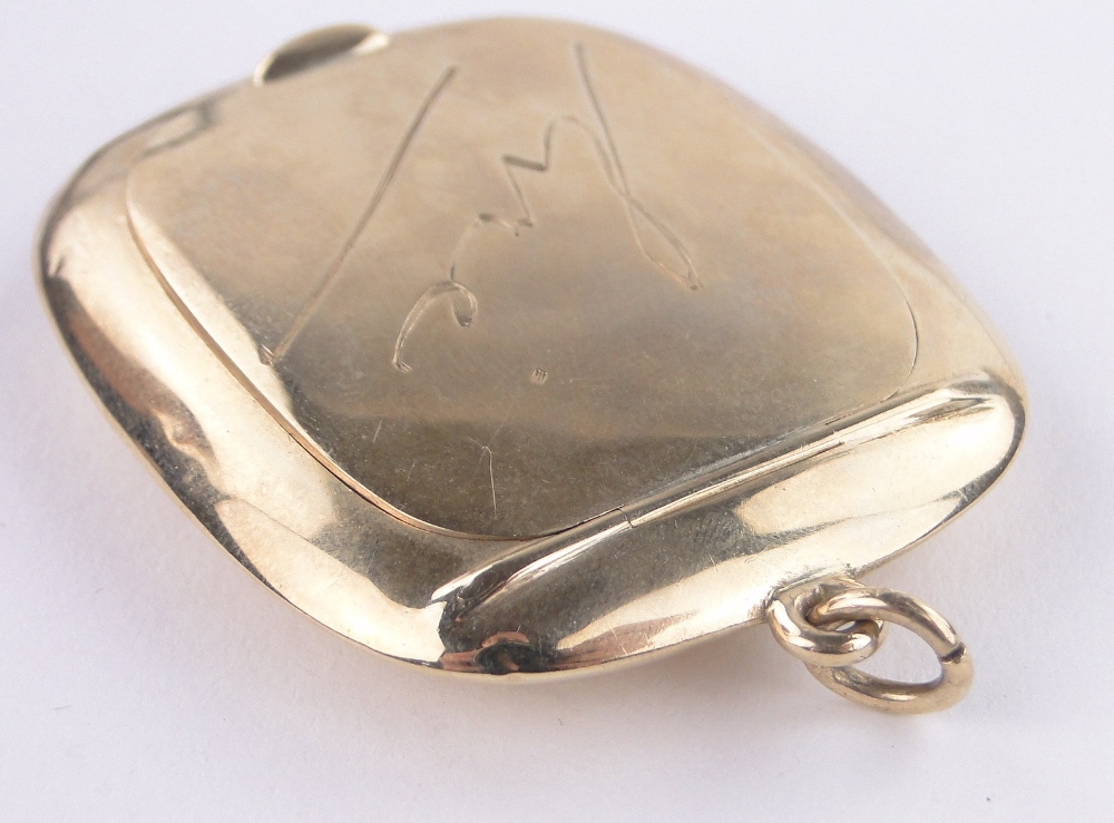 An Edwardian 9ct gold pendant compact/pillbox, inset mirror inside the lid, - Image 3 of 4