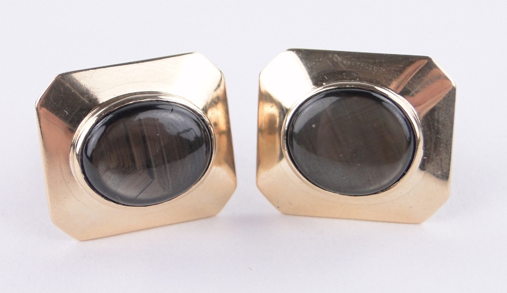 Pair of 14ct gold star sapphire set cufflinks, length 18mm, 14.5g. - Image 3 of 4