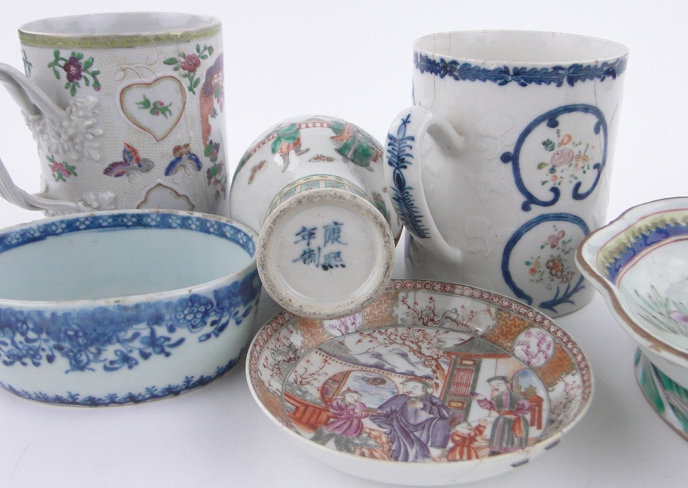 A group of Chinese porcelain items, including 2 large 18th century hand painted tankards, - Image 3 of 3