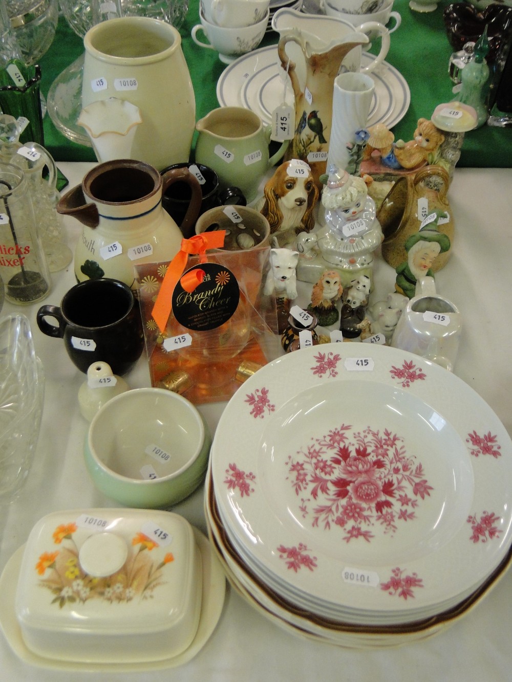 Ornaments, jugs, decorative plates, etc.