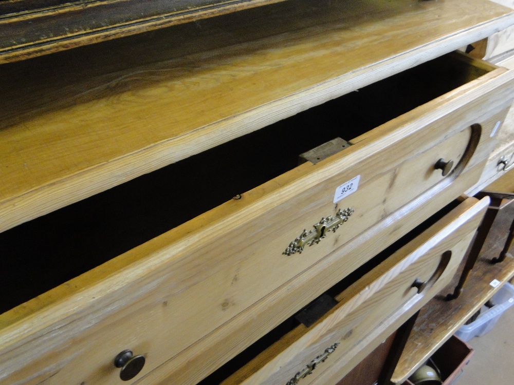 A continental pine 3-drawer chest. - Image 2 of 2