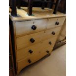 A Victorian pine 5-drawer chest.