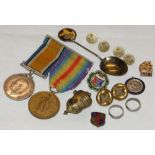 Regimental buttons, 2 First World War medals, etc.