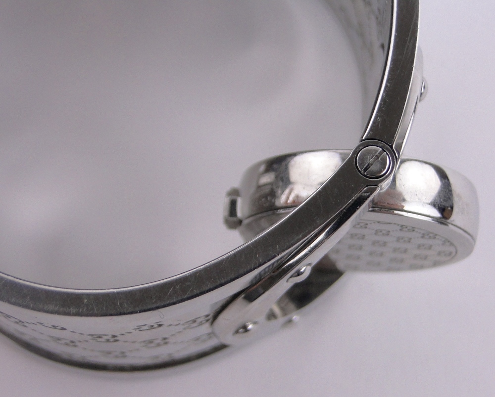 A lady's Gucci bangle wristwatch, stainless steel case, series 112, serial no. - Image 5 of 5