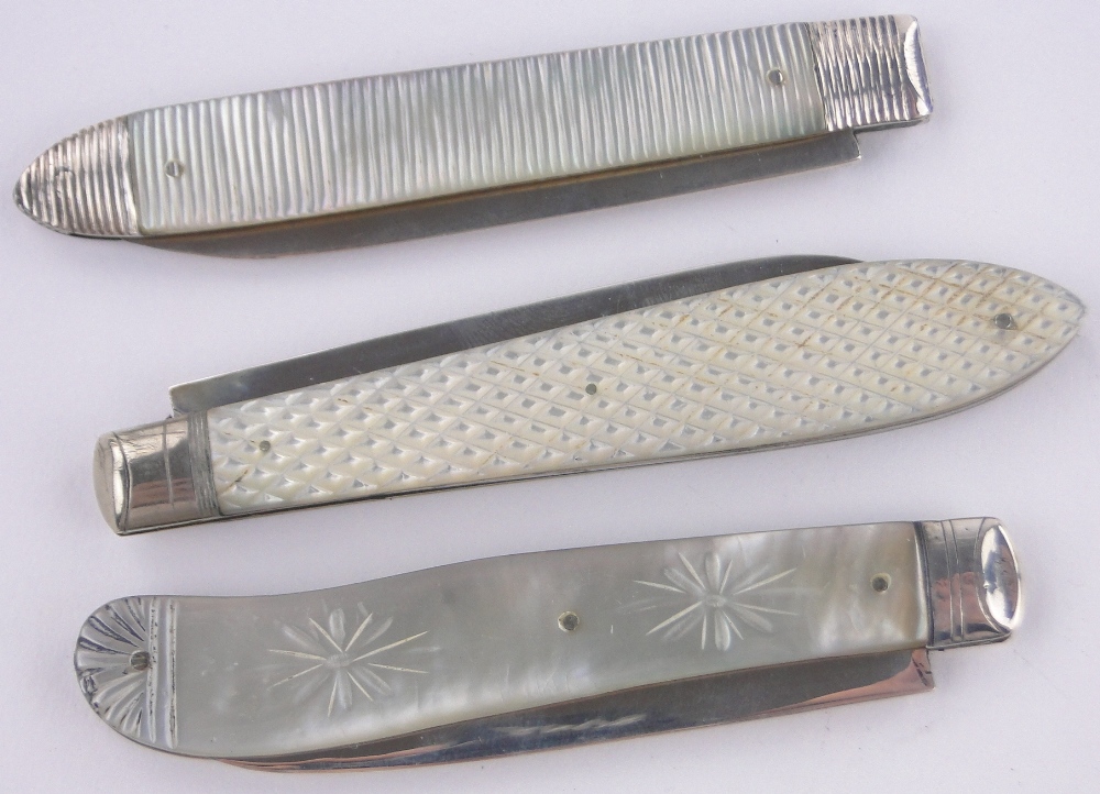 3 19th century silver and carved mother of pearl pocket knives. - Image 2 of 3