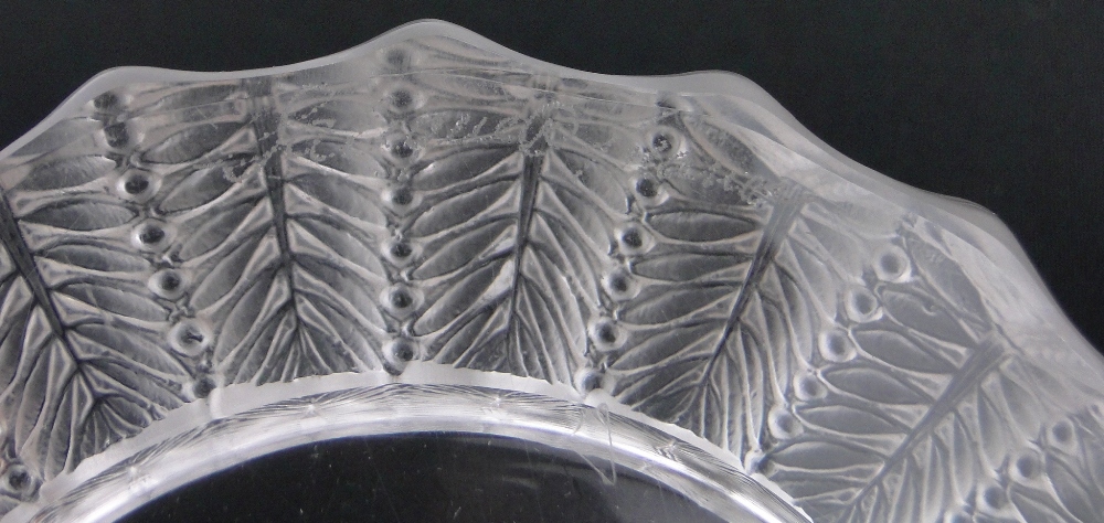 A Rene Lalique Jamaica pattern glass ashtray, relief moulded surround, diameter 14cm. - Image 3 of 3