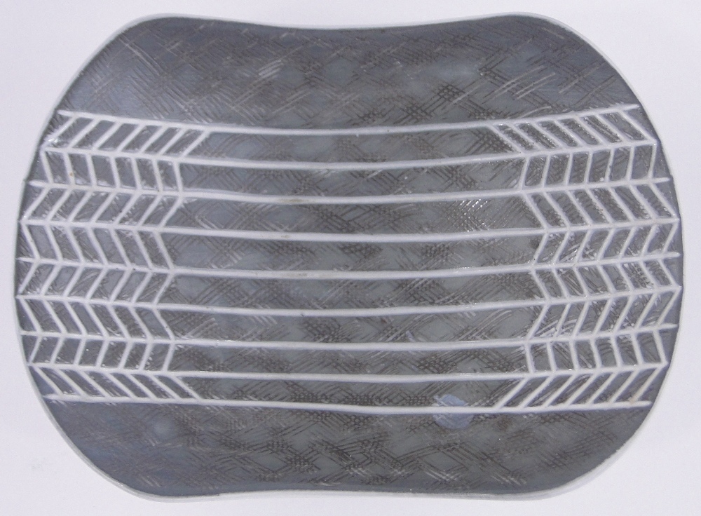 An Upsala Ekeby Swedish grey Studio pottery bowl, incised spider web design by Mari Simmulson, - Image 2 of 3