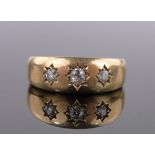 A Victorian 18ct gold 3 stone diamond gypsy ring, size P.