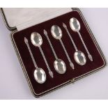 A cased set of 6 Cornish design teaspoons.