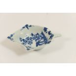 Worcester blue and white pickle dish, circa 1755, decorated with a bird amidst flowers,