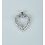 A Pendeant "Heart", 500/1000 platinum, set with 28 princess cut Diamond with the approximate