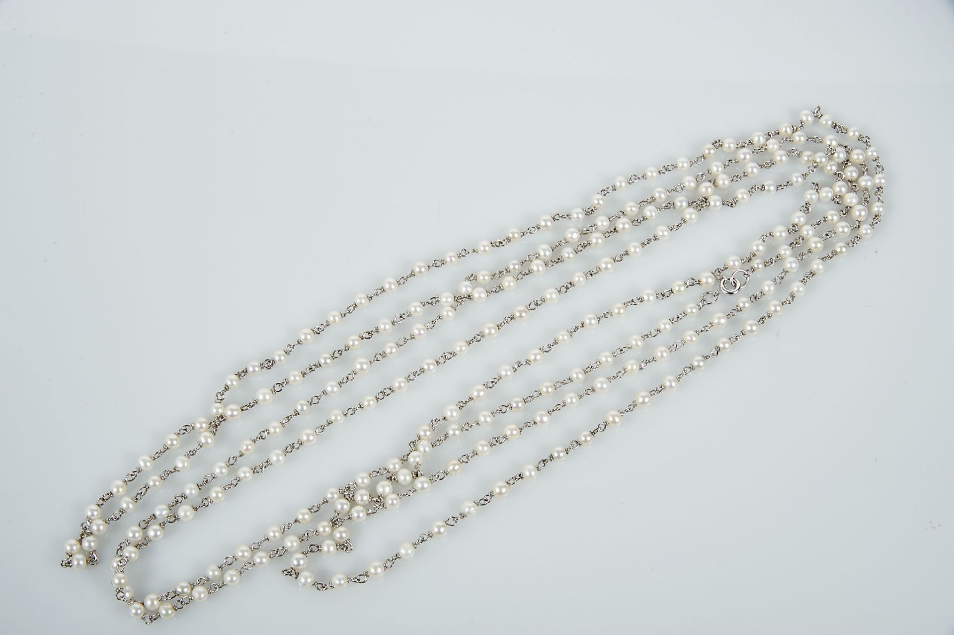 A Necklace, 800/1000 white gold meshed culture pearls (4,5mm)ed, Portuguese, Oporto mark (post - Bild 2 aus 3