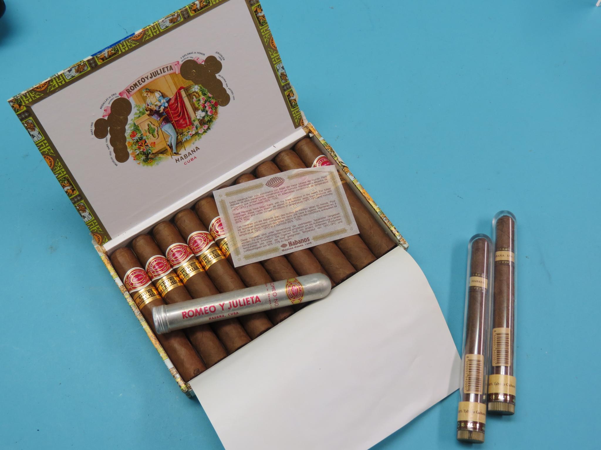 Ten Short Churchills Habanos cigars, good and boxed, boxed set of three further similar cigars, four - Image 3 of 3