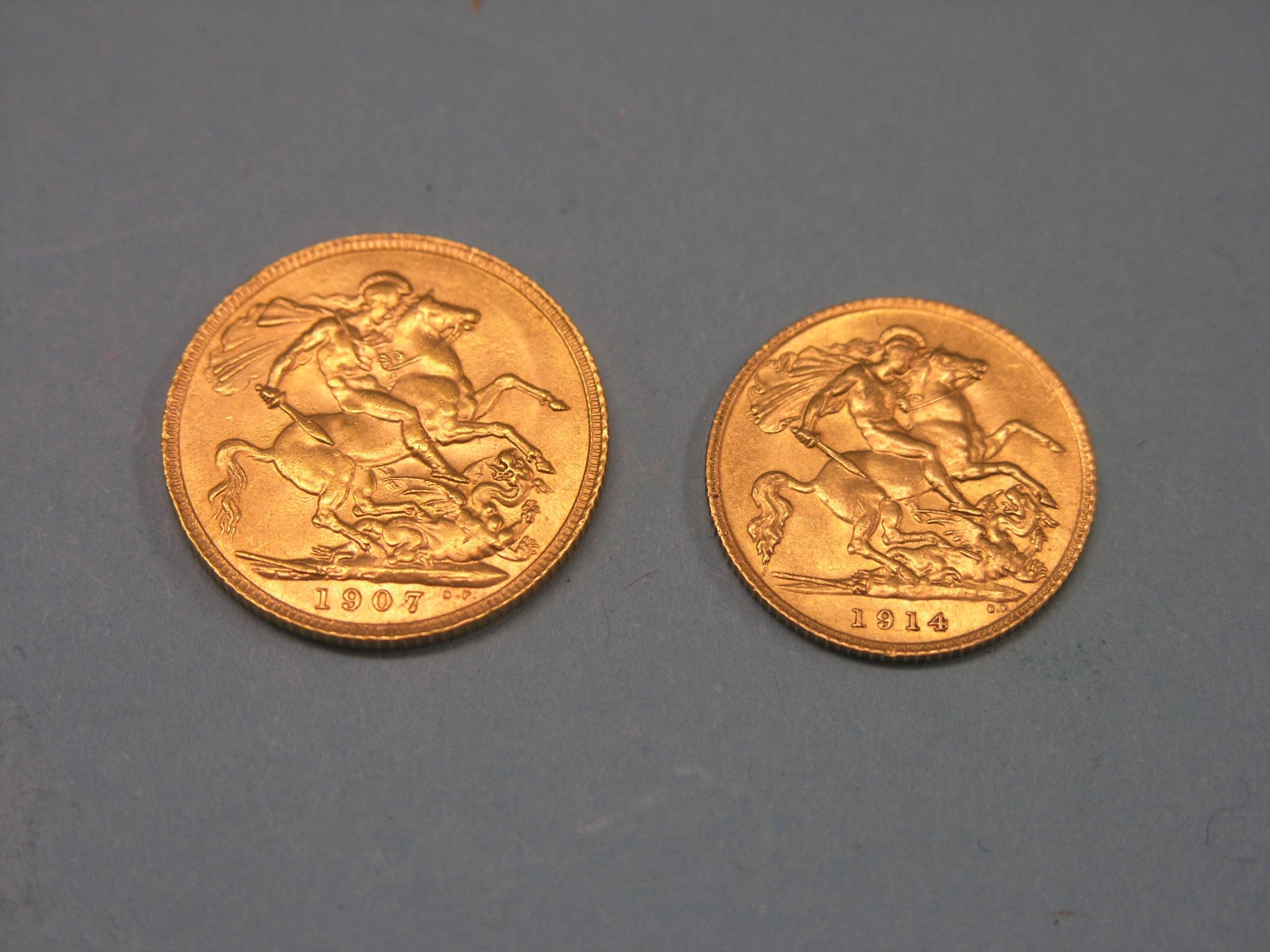 An Edward VII gold Sovereign, 1907, and a George V gold half-Sovereign, 1914