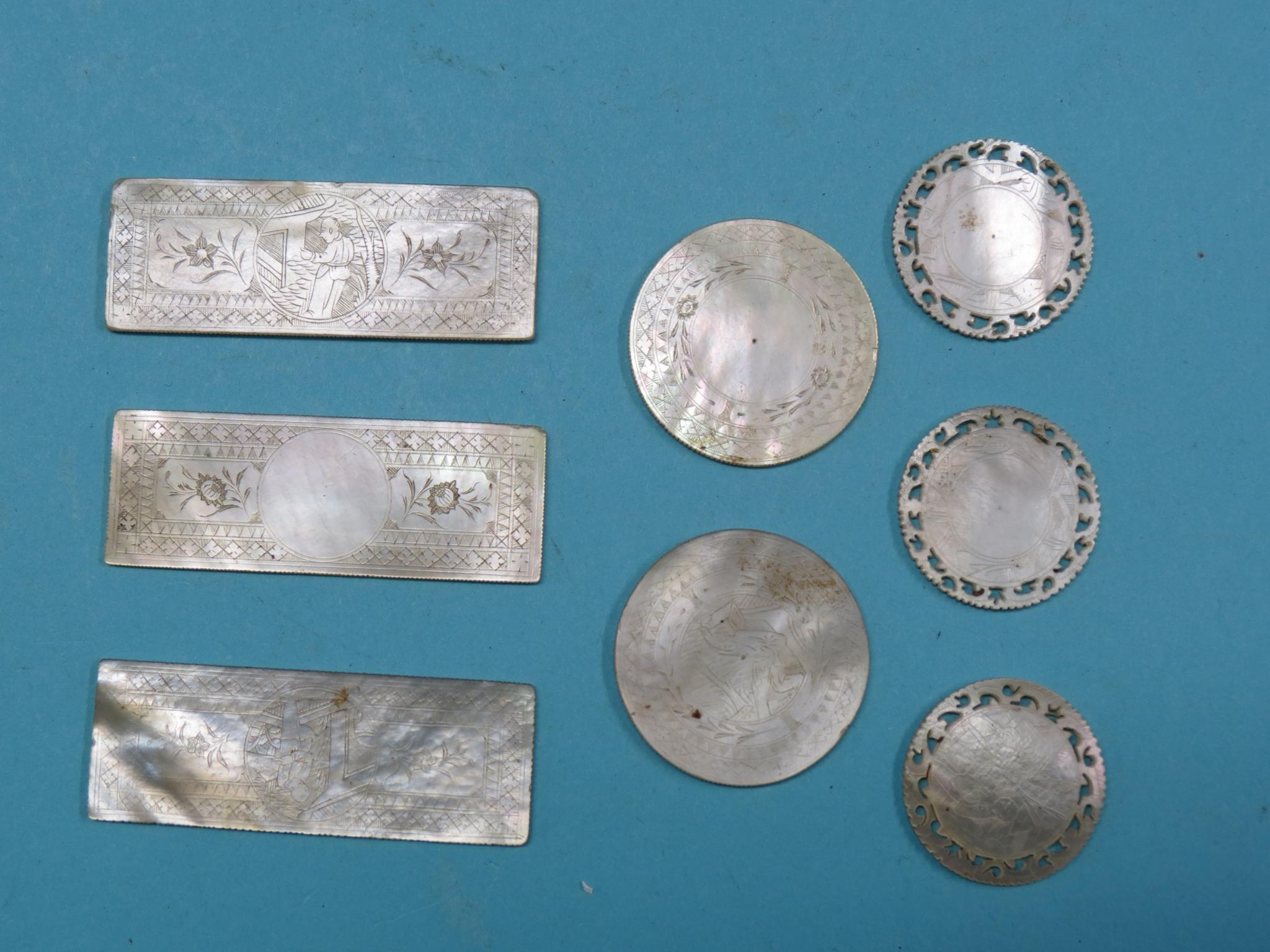 Eight various engraved mother of pearl gaming counters, further coloured bone gaming counters, - Image 3 of 4