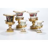 Lotto di cinque vasi in porcellana, - altezze cm 17, cm 28, cm 27 (difetti, rotture, [...]