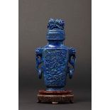 A lapis lazuli vase and cover, China, Qing Dynasty, late 19th century - Jen Renée [...]