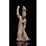 A painted pottery figure of a dancer, China, Tang Dynasty (618-906) - h cm 30 - Start [...]