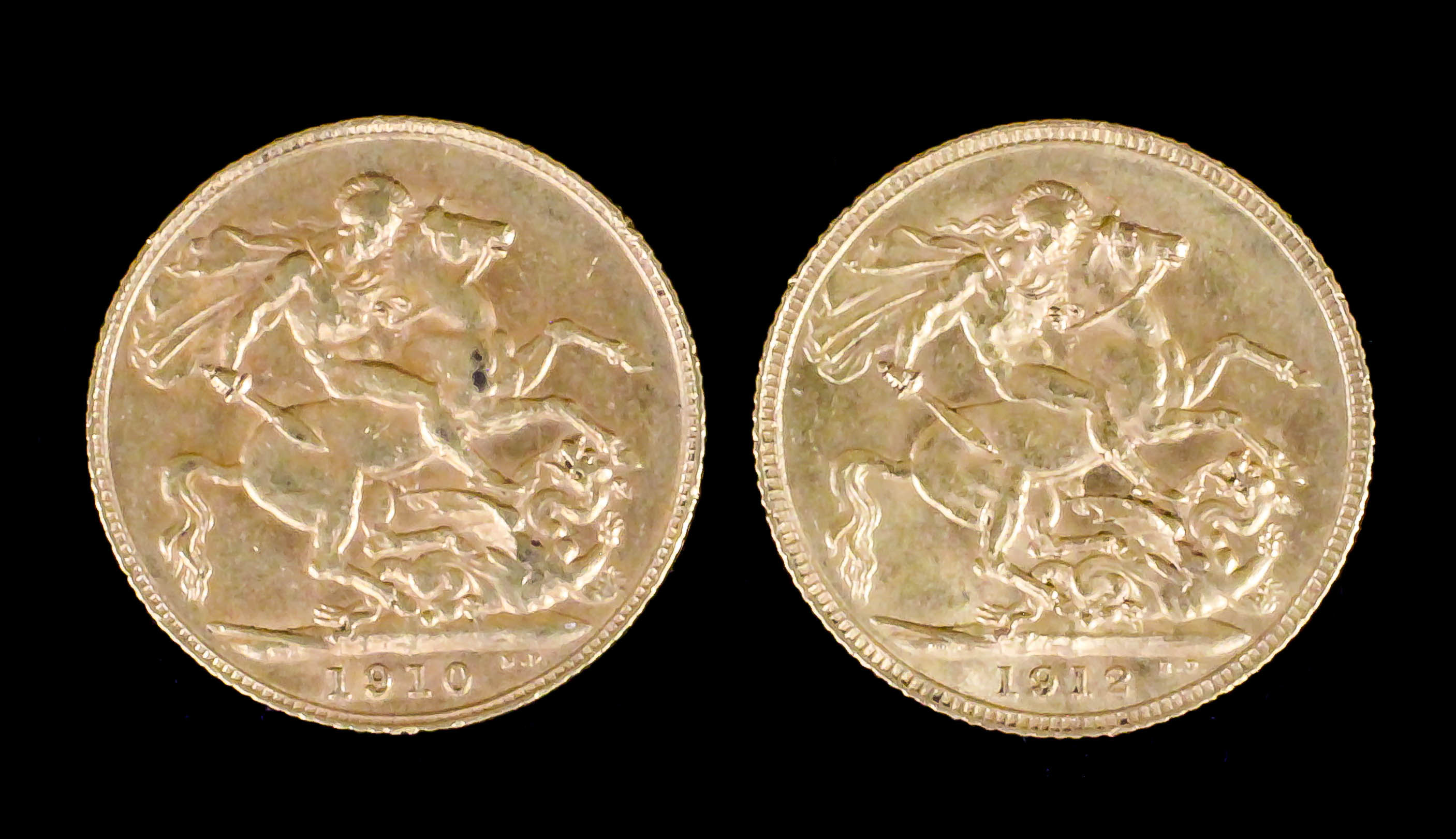 An Edward VII 1910 Sovereign (Fine - with slight edge knocks), and a George V 1912 Sovereign (Fine -