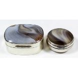 A plain silvery metal and agate mounted rectangular snuff box with polished agate top, 2.5ins x 2ins