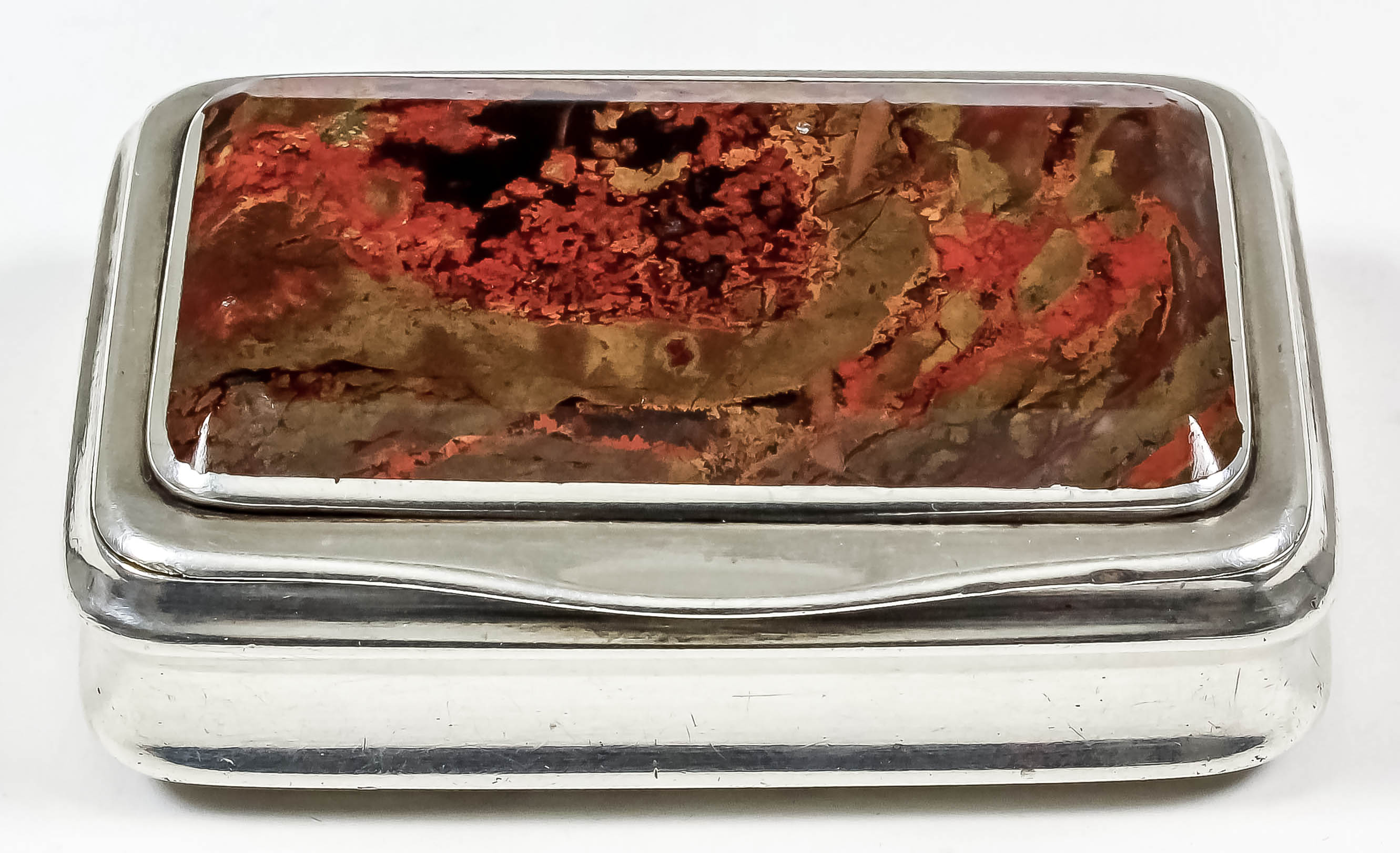 A George III silver rectangular snuff box, the lid inset with red and moss agate panel with in-