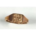 9ct GOLD SIGNET RING, the rectangular top engraved with monogram, 'S.D.', 5gms